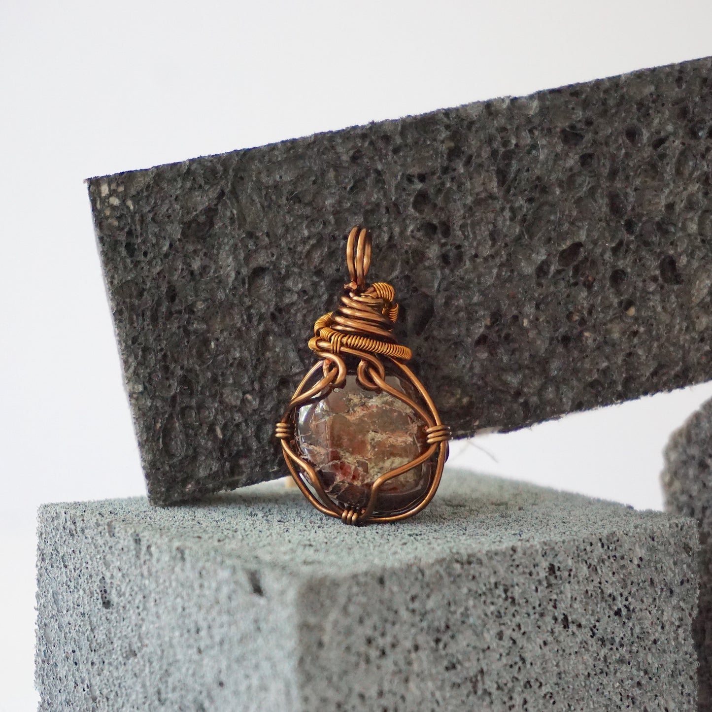THE FOUNDATION MAKER PENDANT / GARNET