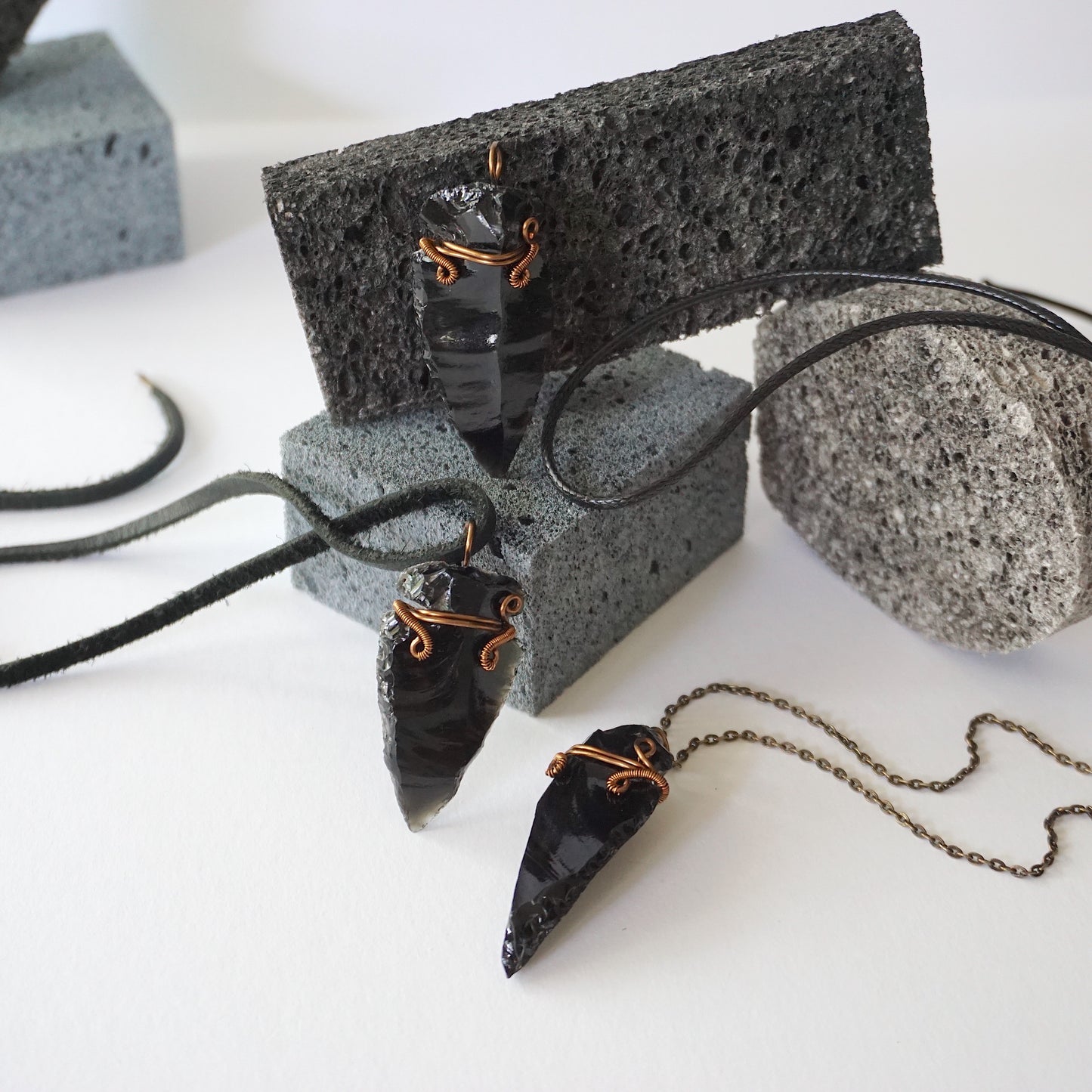 THE PROTECTOR PENDANT / BLACK OBSIDIAN