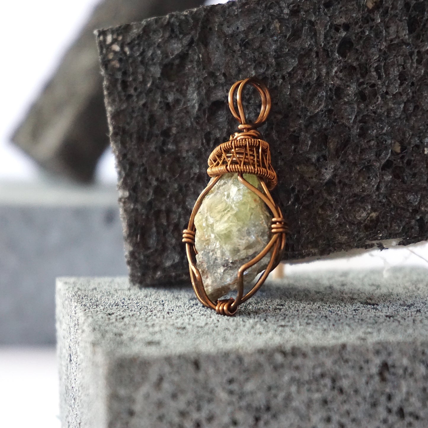 THE COUNSELLOR PENDANT / PERIDOT