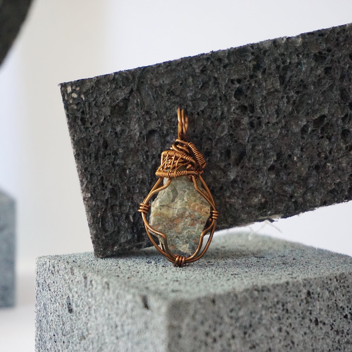 THE COUNSELLOR PENDANT / PERIDOT