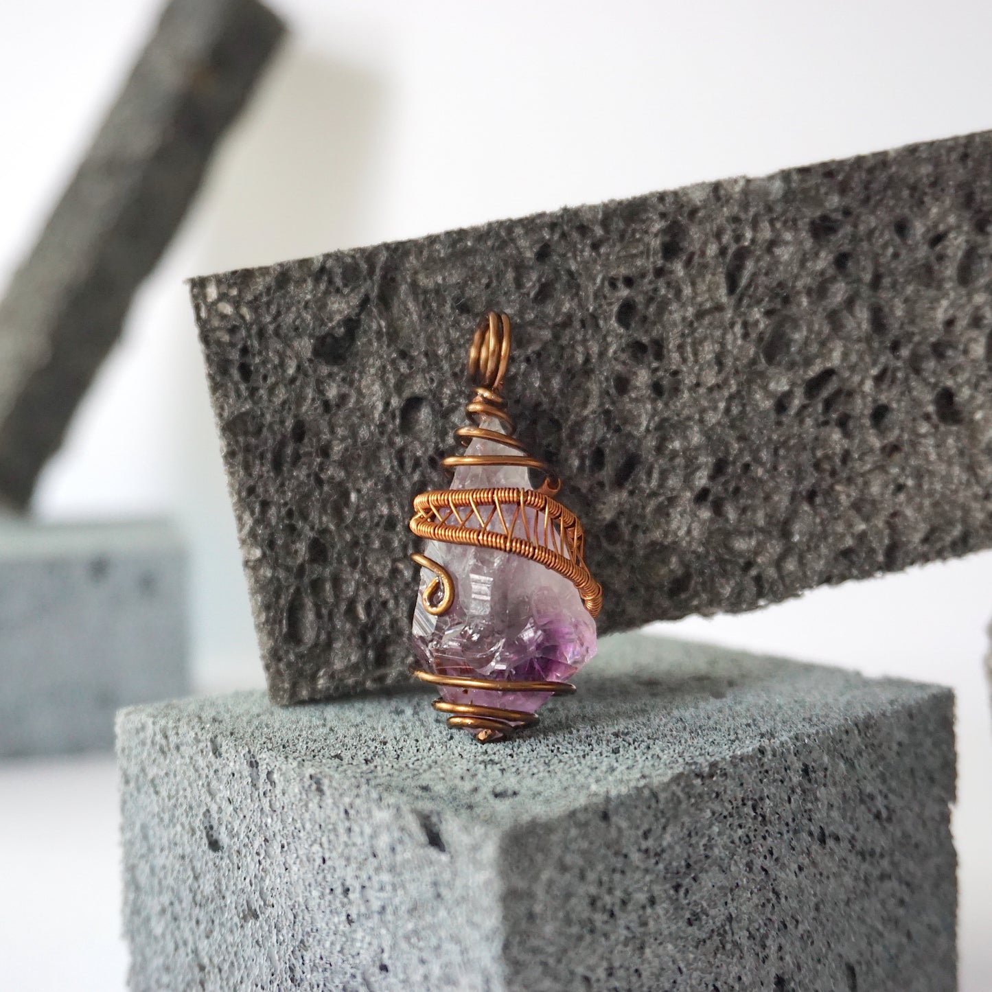 THE STRESS RELIEVER PENDANT / AMETHYST