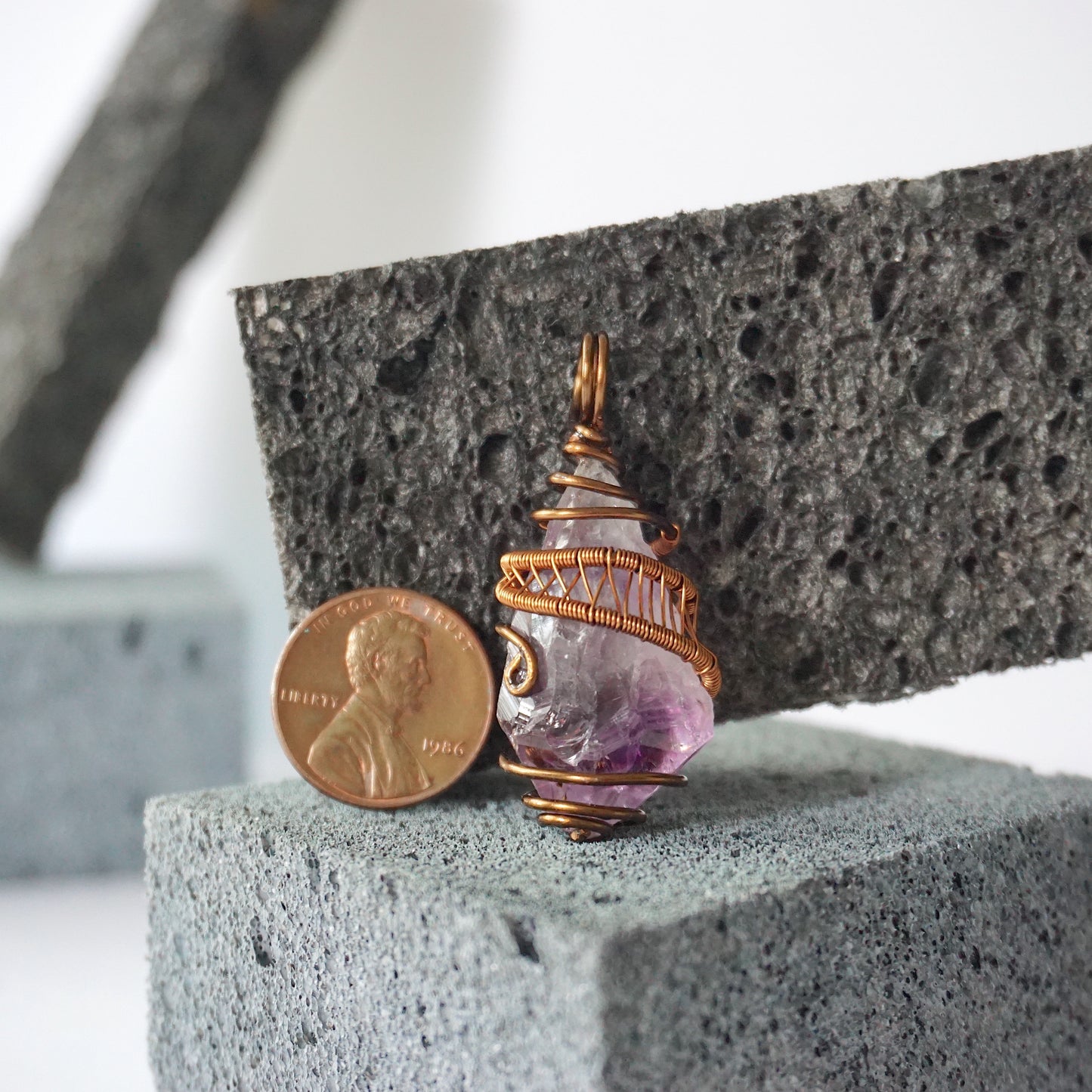 THE STRESS RELIEVER PENDANT / AMETHYST