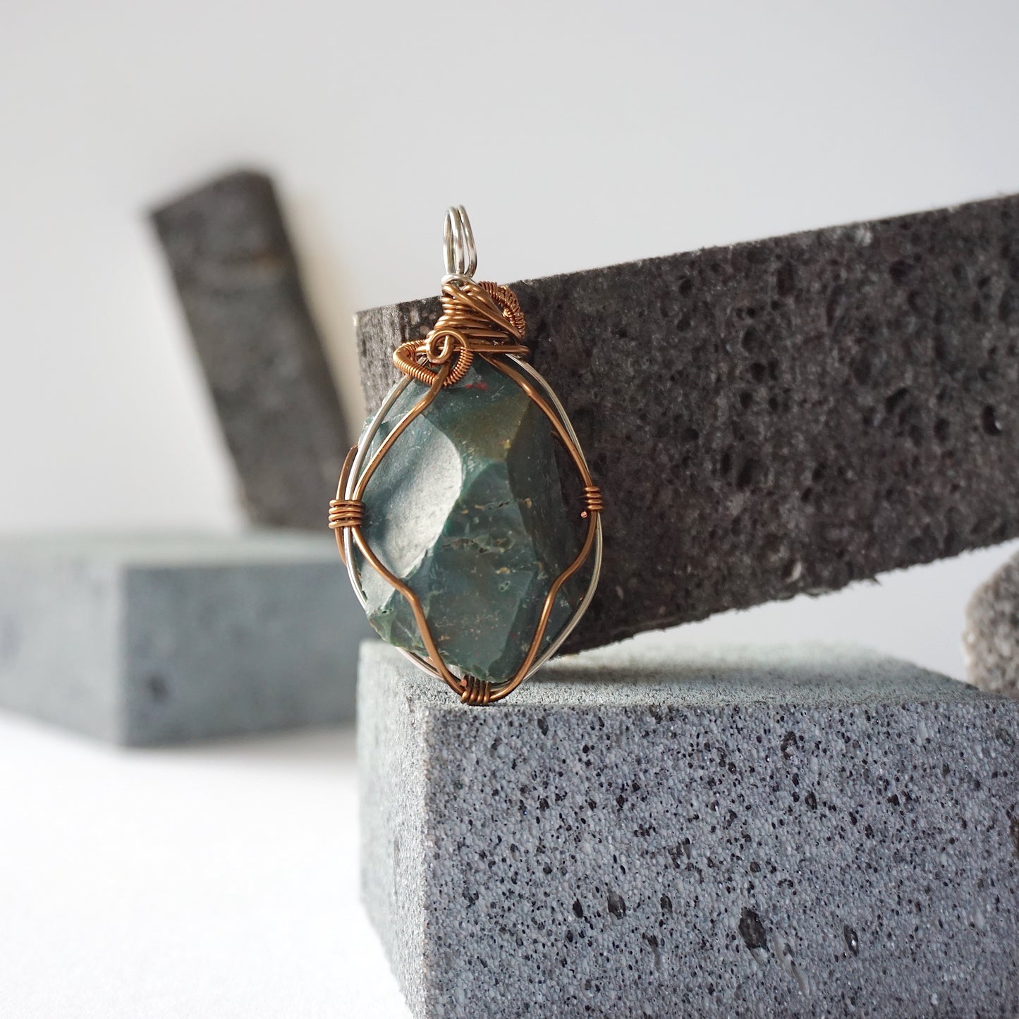 COURAGE PENDANT / BLOODSTONE