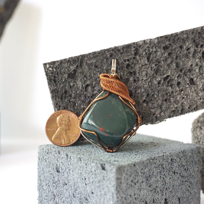 THE ADVENTUROUS PENDANT / BLOODSTONE