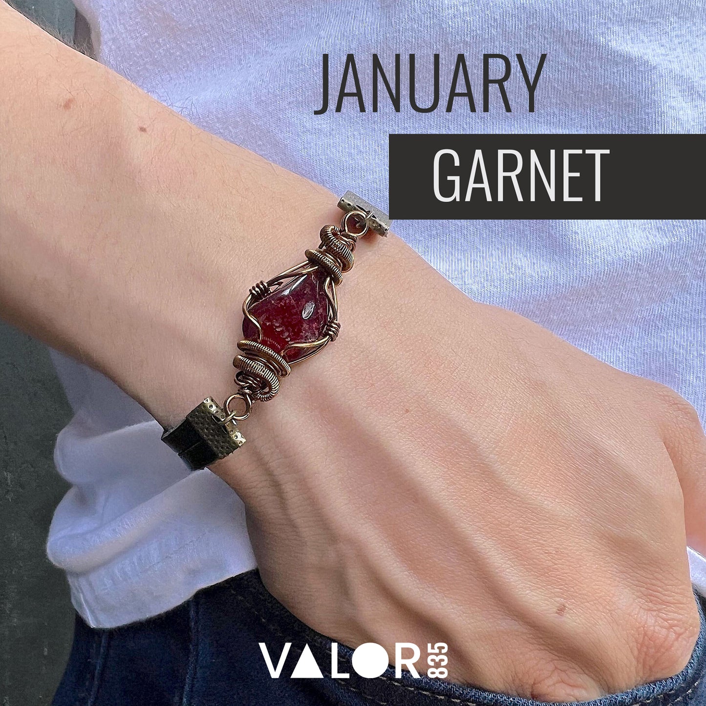 SILENT ACHIEVER BRACELET / GARNET