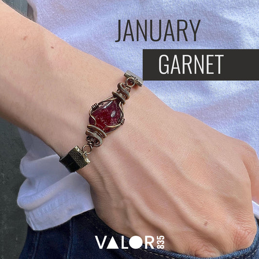 SILENT ACHIEVER BRACELET / GARNET