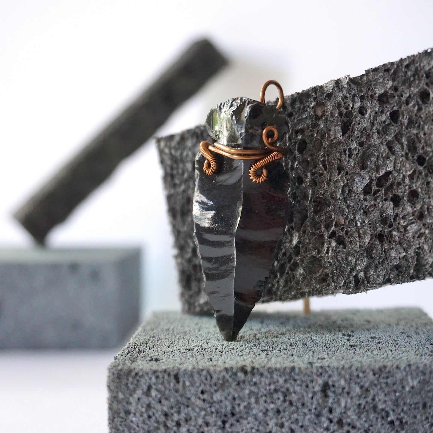 THE PROTECTOR PENDANT / BLACK OBSIDIAN