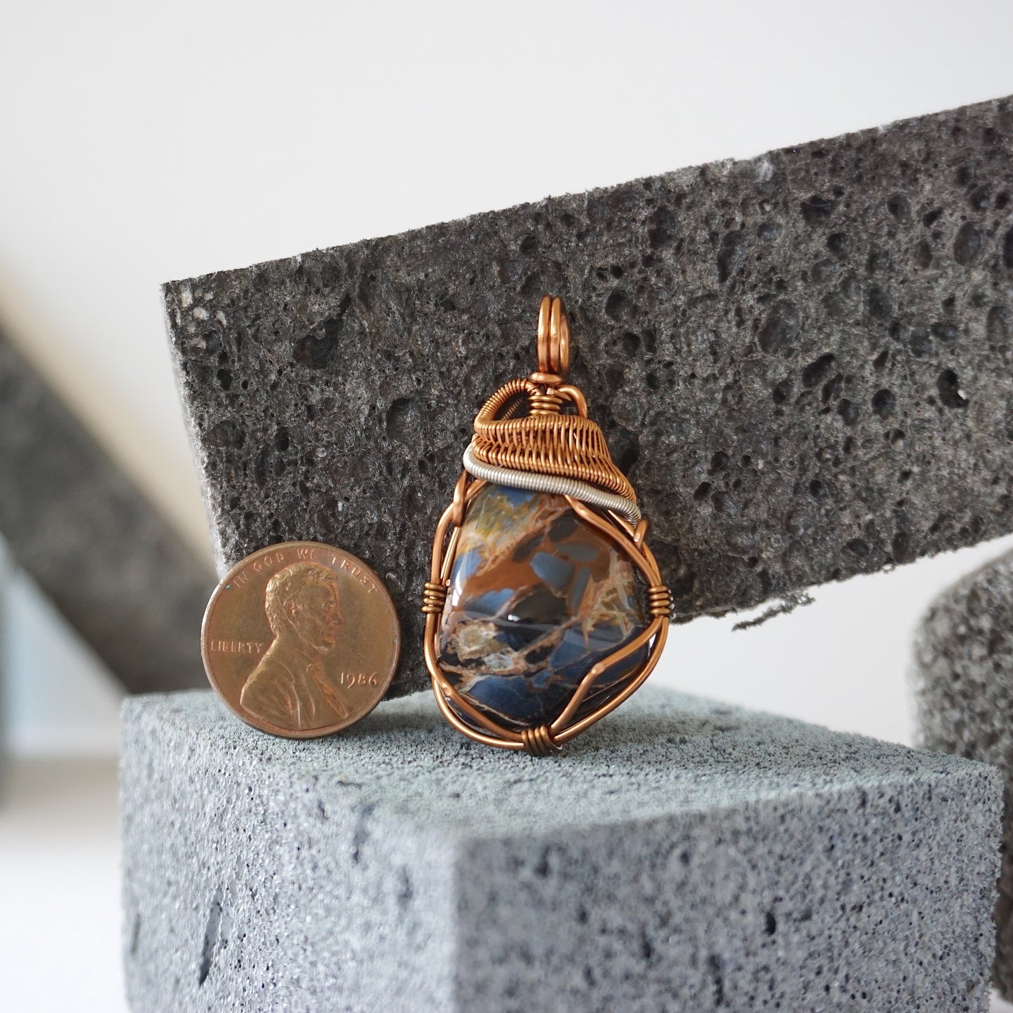 TRUTH TELLER PENDANT / PIETERSITE