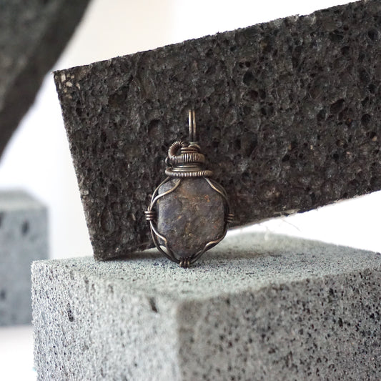 THE KING MAKER PENDANT / SAPPHIRE