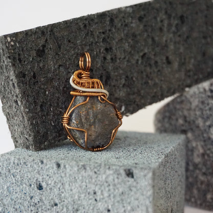 WISDOM PENDANT / SAPPHIRE