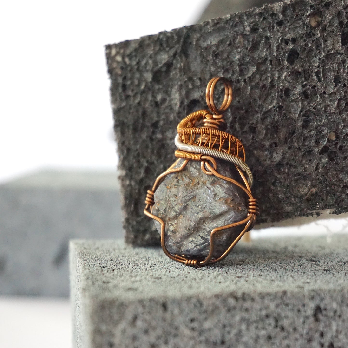 WISDOM PENDANT / SAPPHIRE