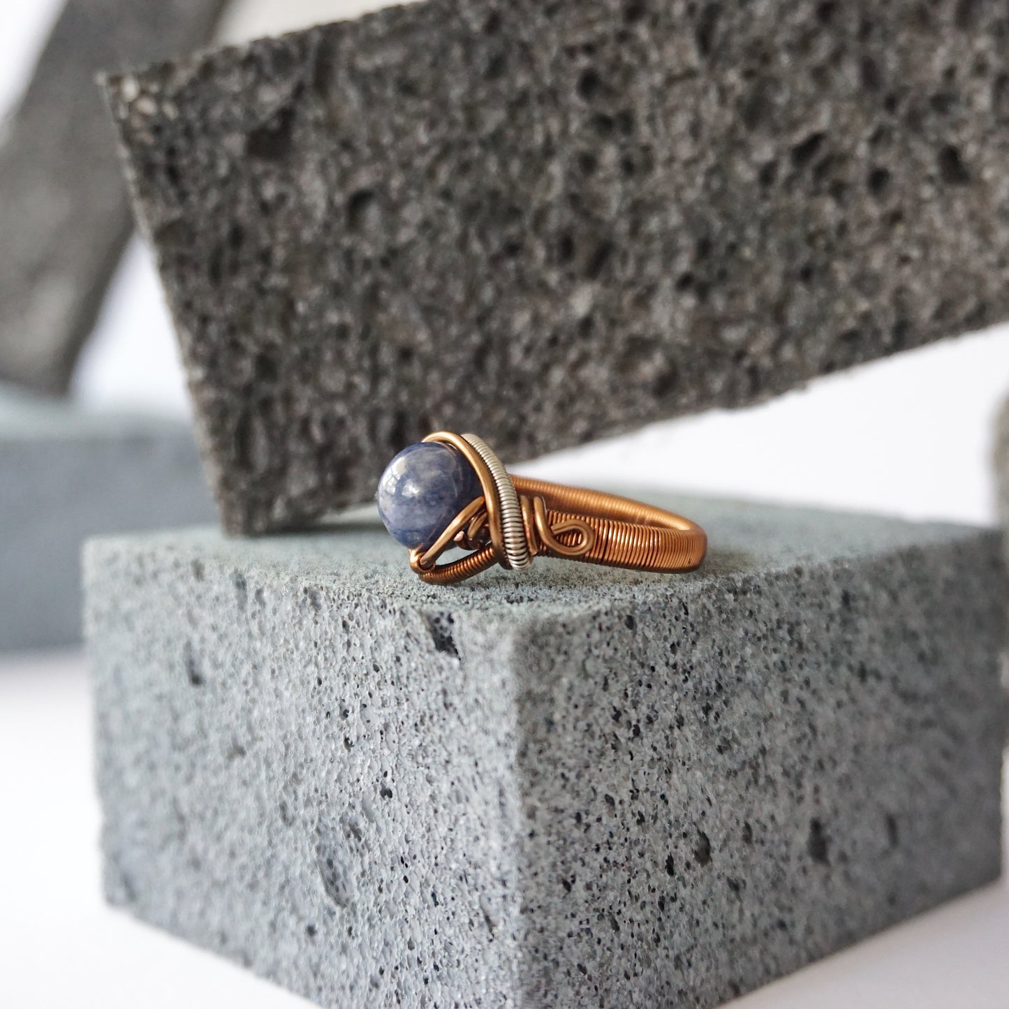 THE ILLUMINATED RING / SAPPHIRE